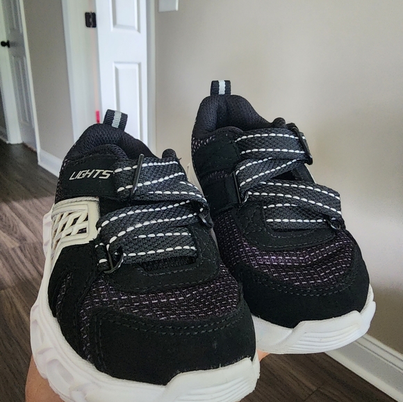 Skechers light up sneakers - Picture 2 of 4